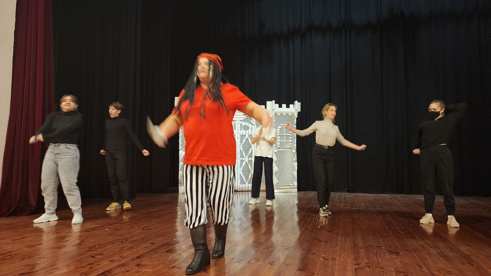 кашира, новый год, новогодний спектакль, елка главы, чебурашка, сказка, кот баюн, птица сирин,