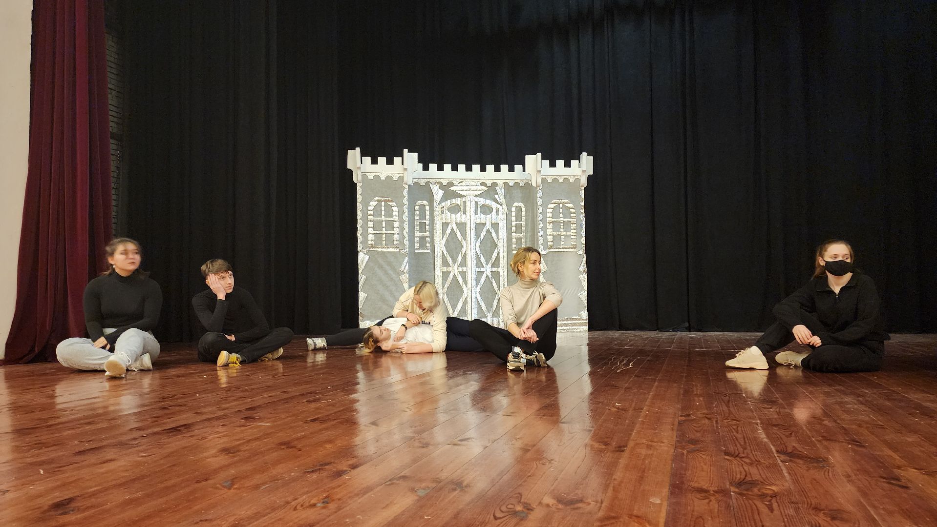 кашира, новый год, новогодний спектакль, елка главы, чебурашка, сказка, кот баюн, птица сирин,