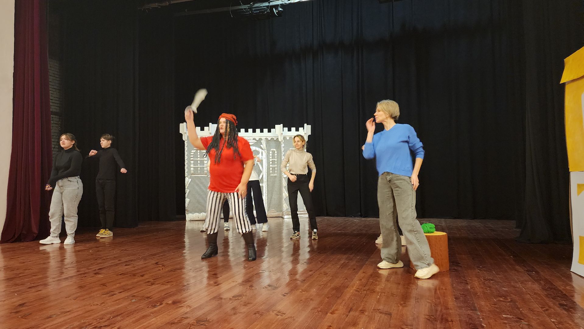 кашира, новый год, новогодний спектакль, елка главы, чебурашка, сказка, кот баюн, птица сирин,