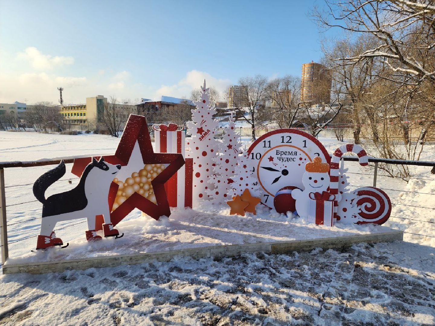 Реутов, парки, Фабричный пруд, центральный городской парк, Дед Мороз, дед мороз рекомендует, конкурс, наклейка,