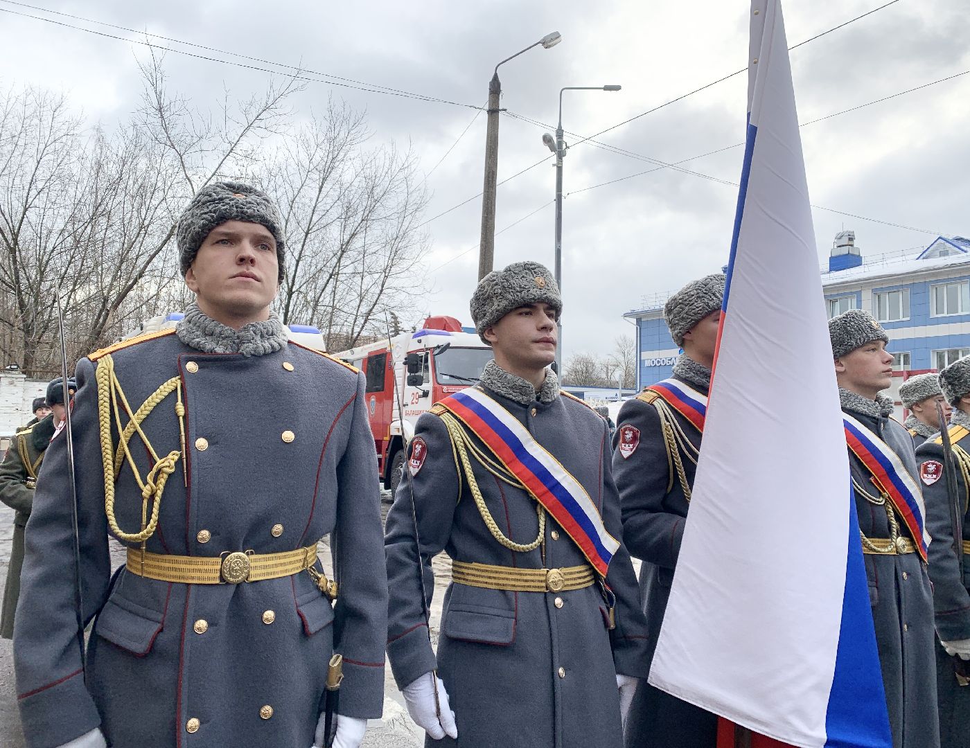Балашиха, Подмосковье, Общество, Мемориальная доска, Олег Калмыков, Пожарно-спасательная часть 201 Мособлпожспас, Взрыв газа в Балашихе,