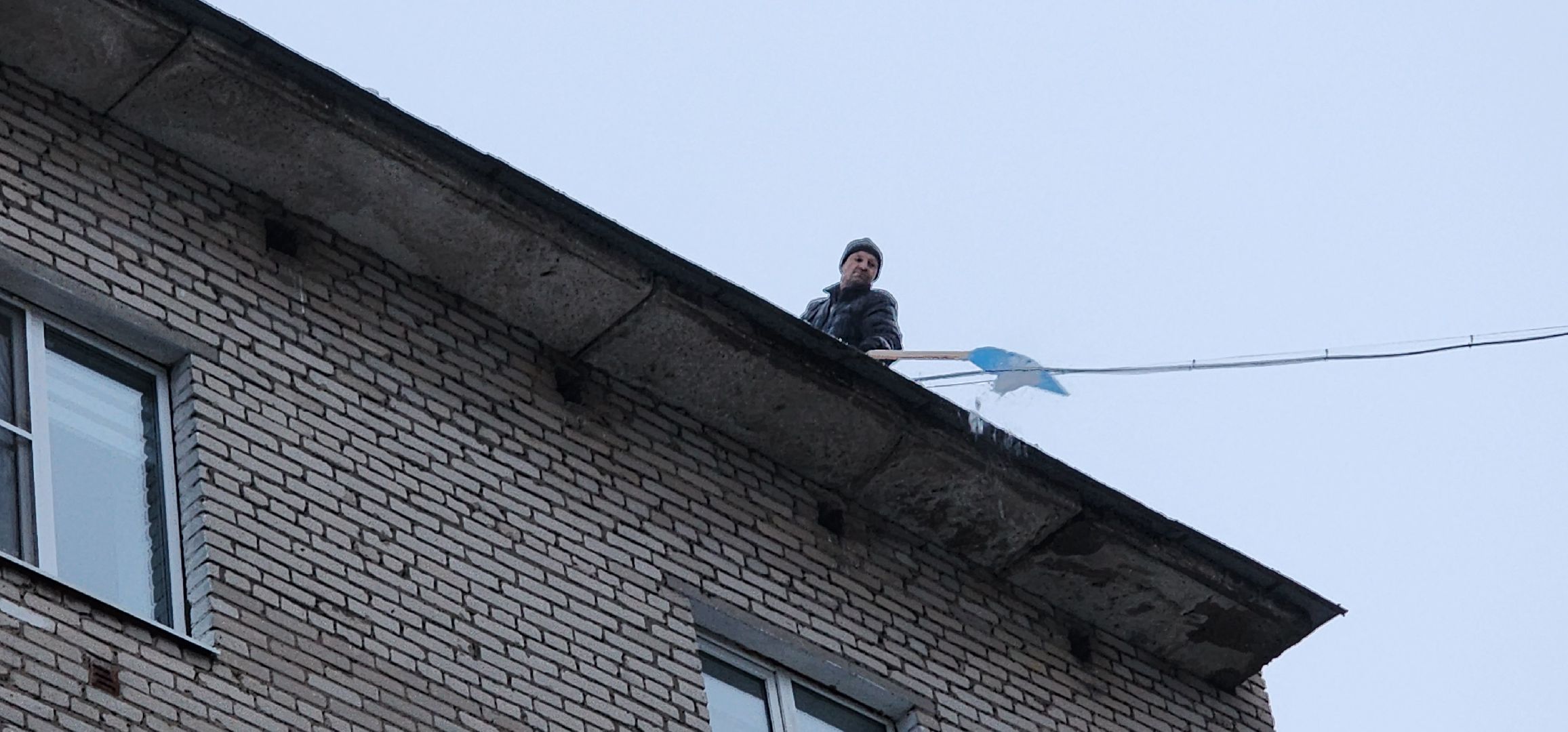 сосульки на крышах, протечка крыш, промышленные альпинисты, Домодедово Жилсервис,