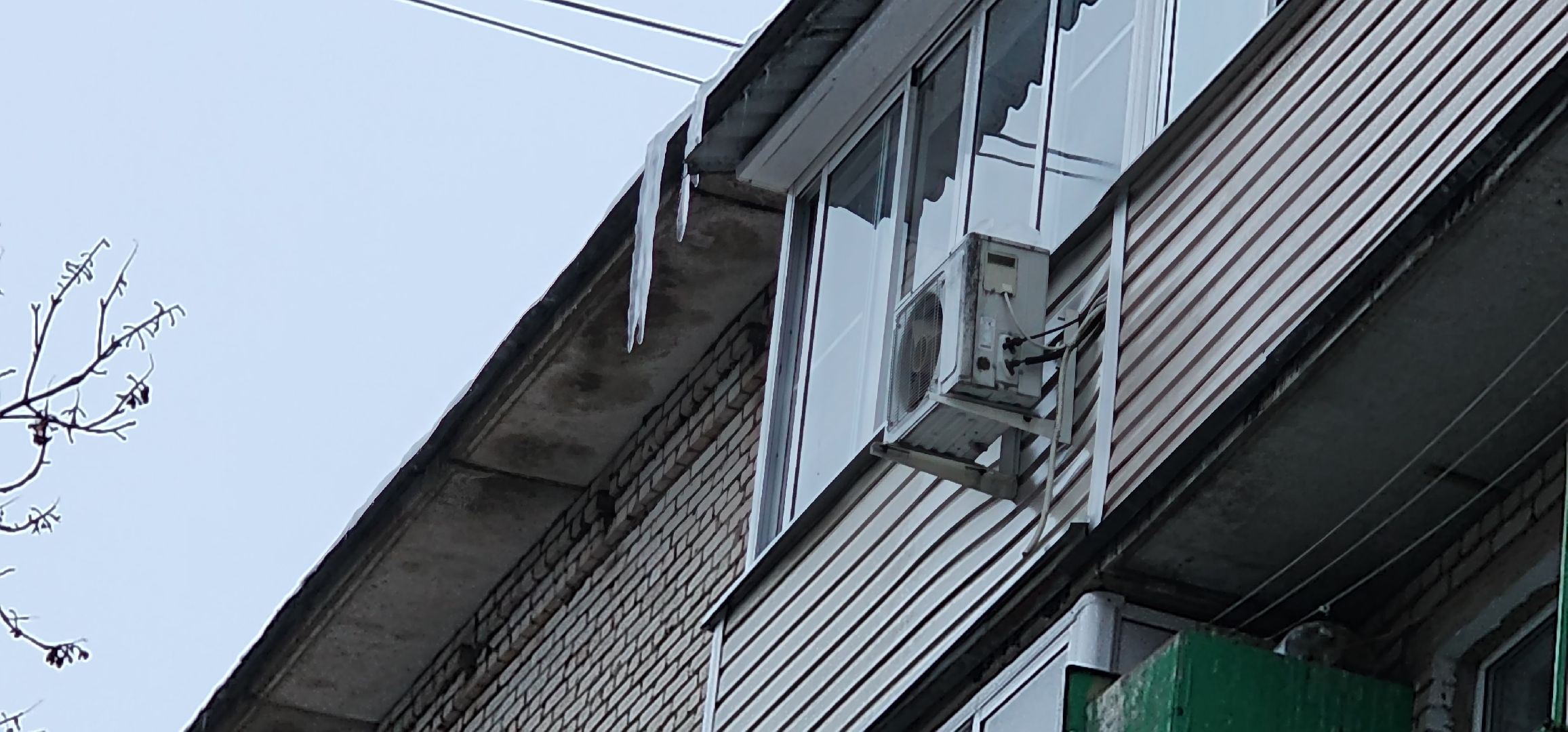 сосульки на крышах, протечка крыш, промышленные альпинисты, Домодедово Жилсервис,