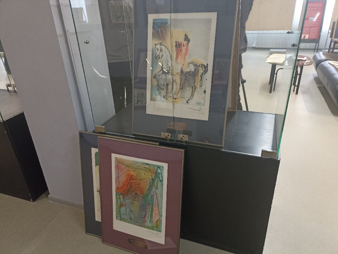 Серпухов, Дали, искусство, картины, МВЦ