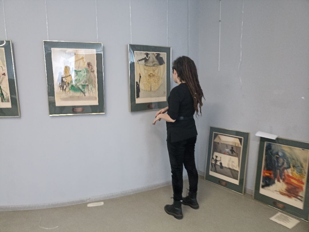 Серпухов, Дали, искусство, картины, МВЦ