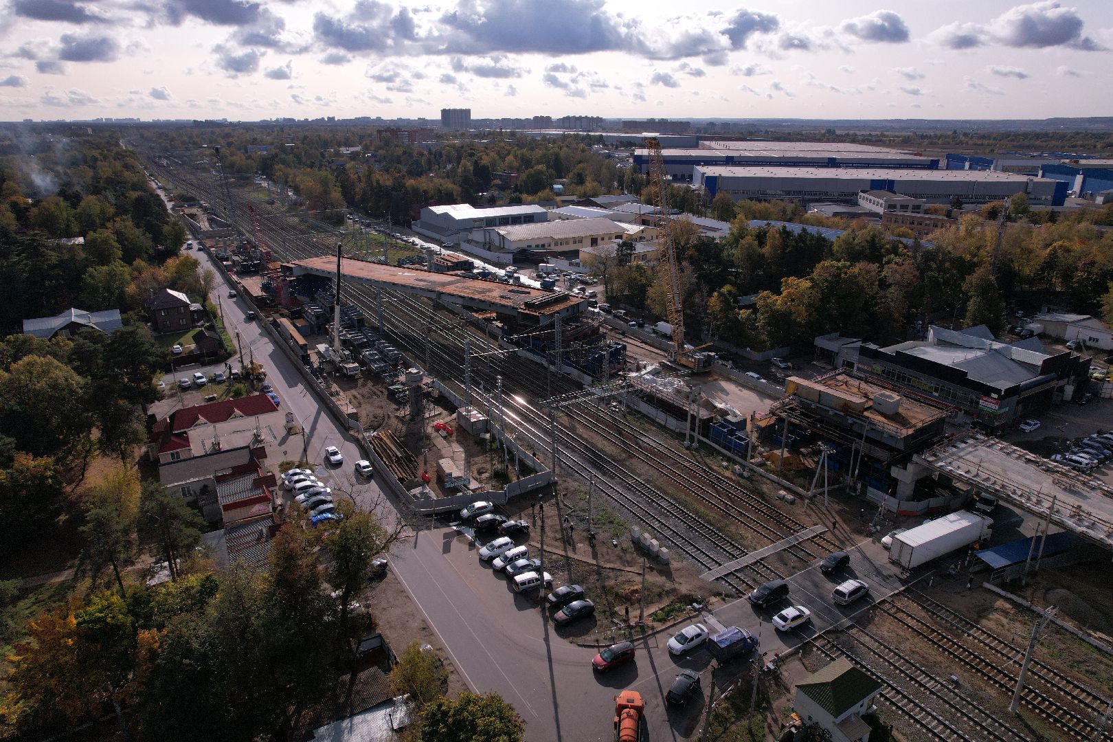 видео с коптера, дорога, путепровод,