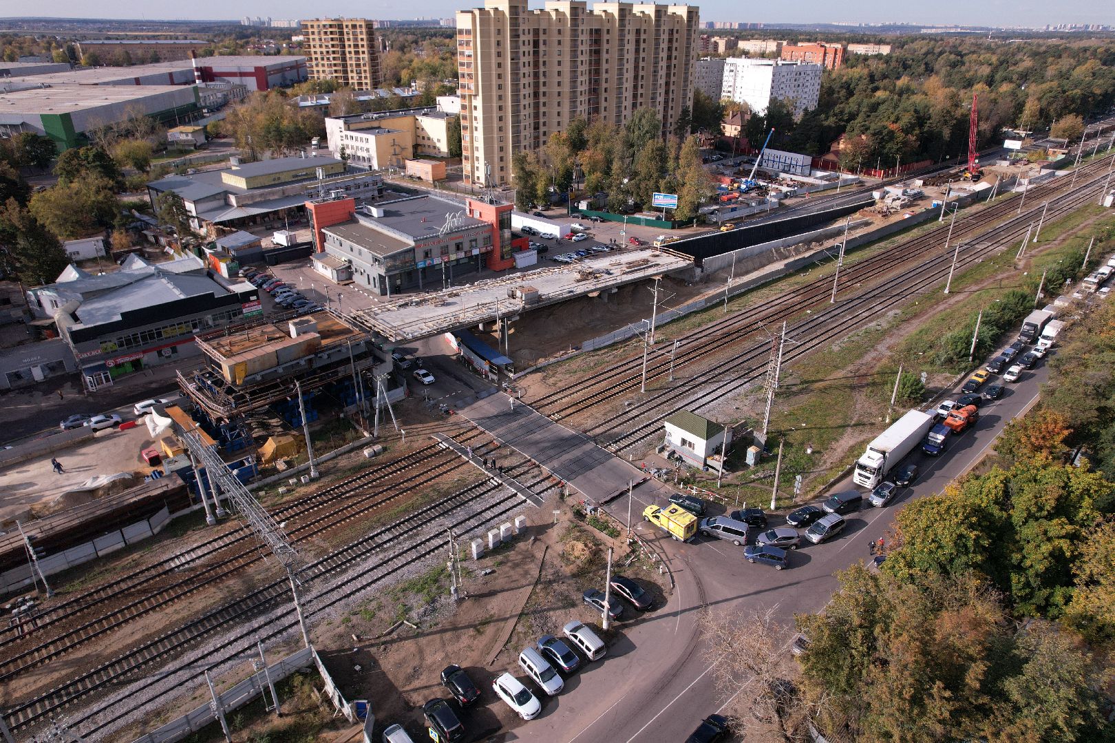 видео с коптера, дорога, путепровод,