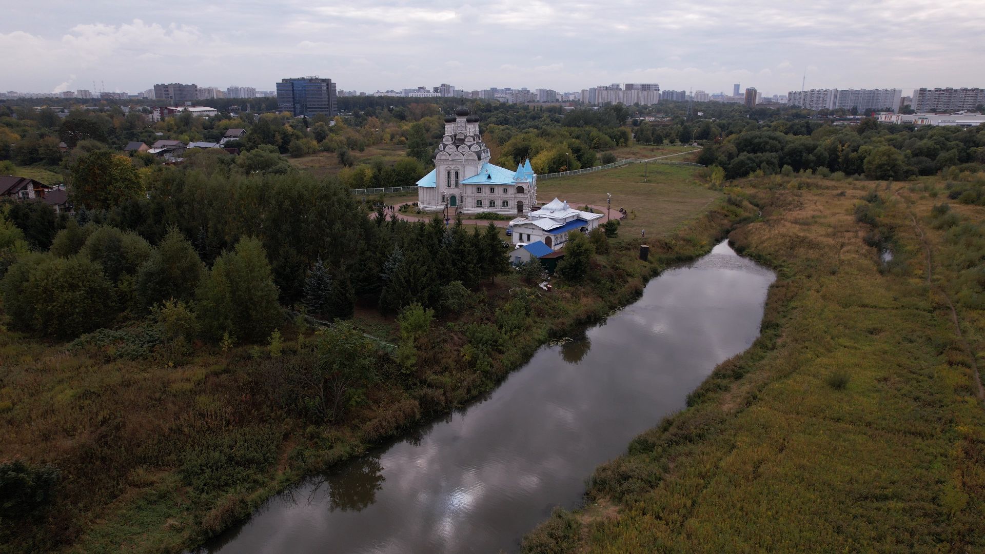 видео с коптера, храм,