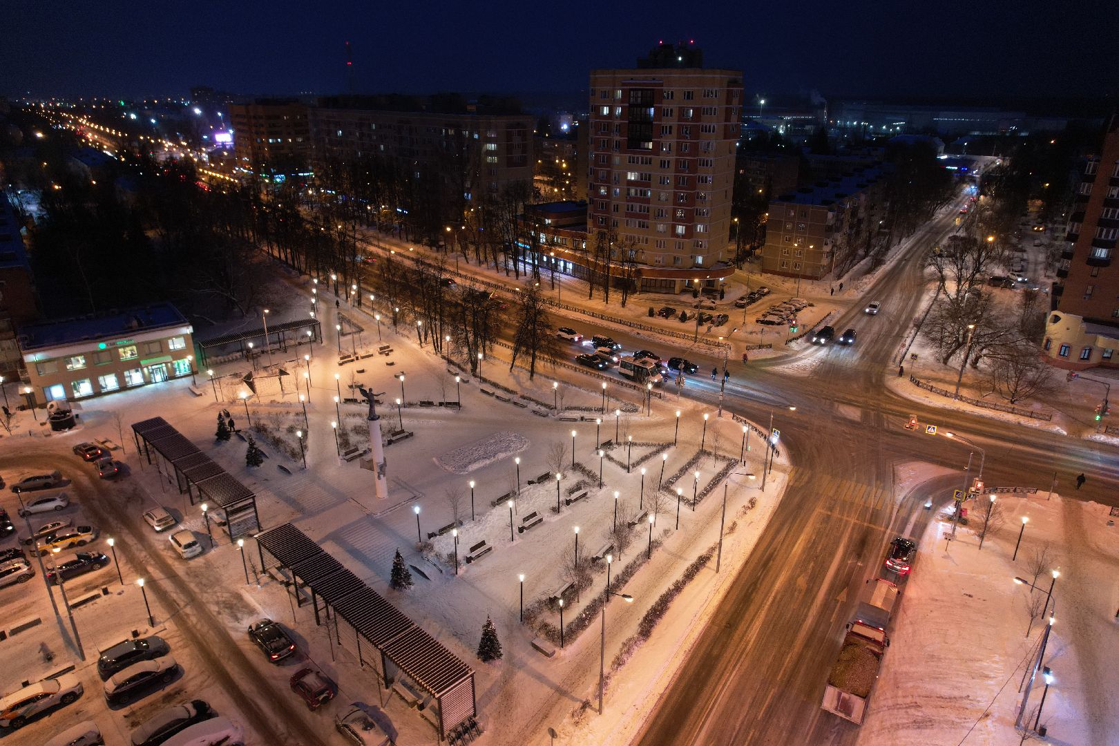 видео с коптера, сквер, новый год,