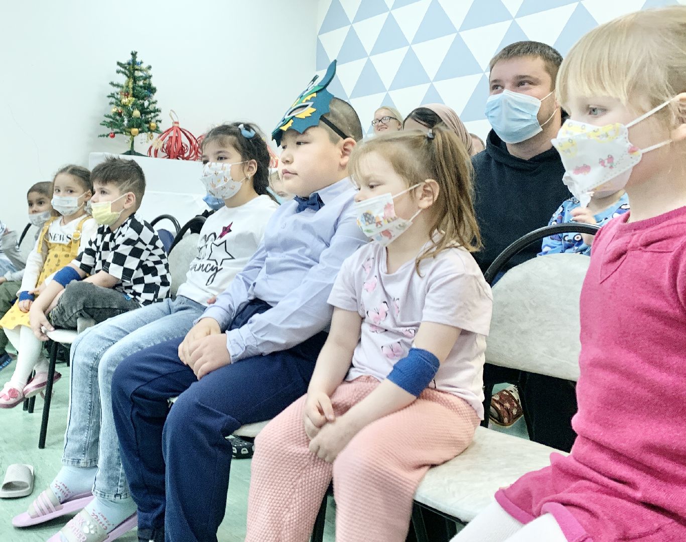 Балашиха, Подмосковье, Медицина, московский областной онкодиспансер, рак, Онкология, Евгения Дмитриева, Новогодний спектакль, Елки,