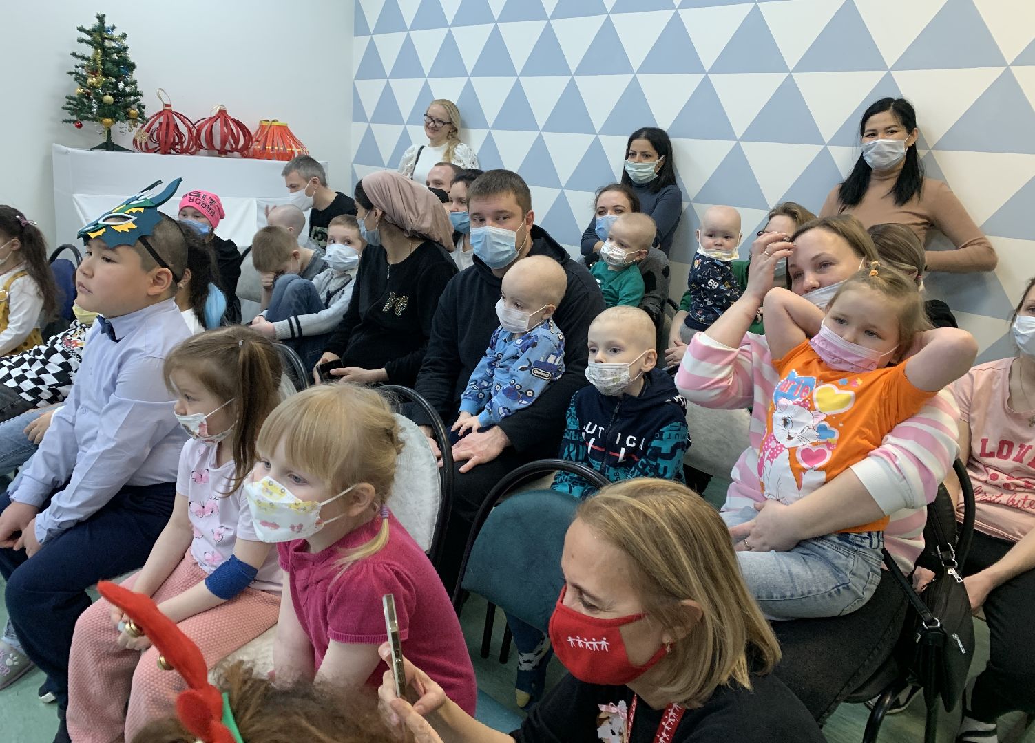 Балашиха, Подмосковье, Медицина, московский областной онкодиспансер, рак, Онкология, Евгения Дмитриева, Новогодний спектакль, Елки,