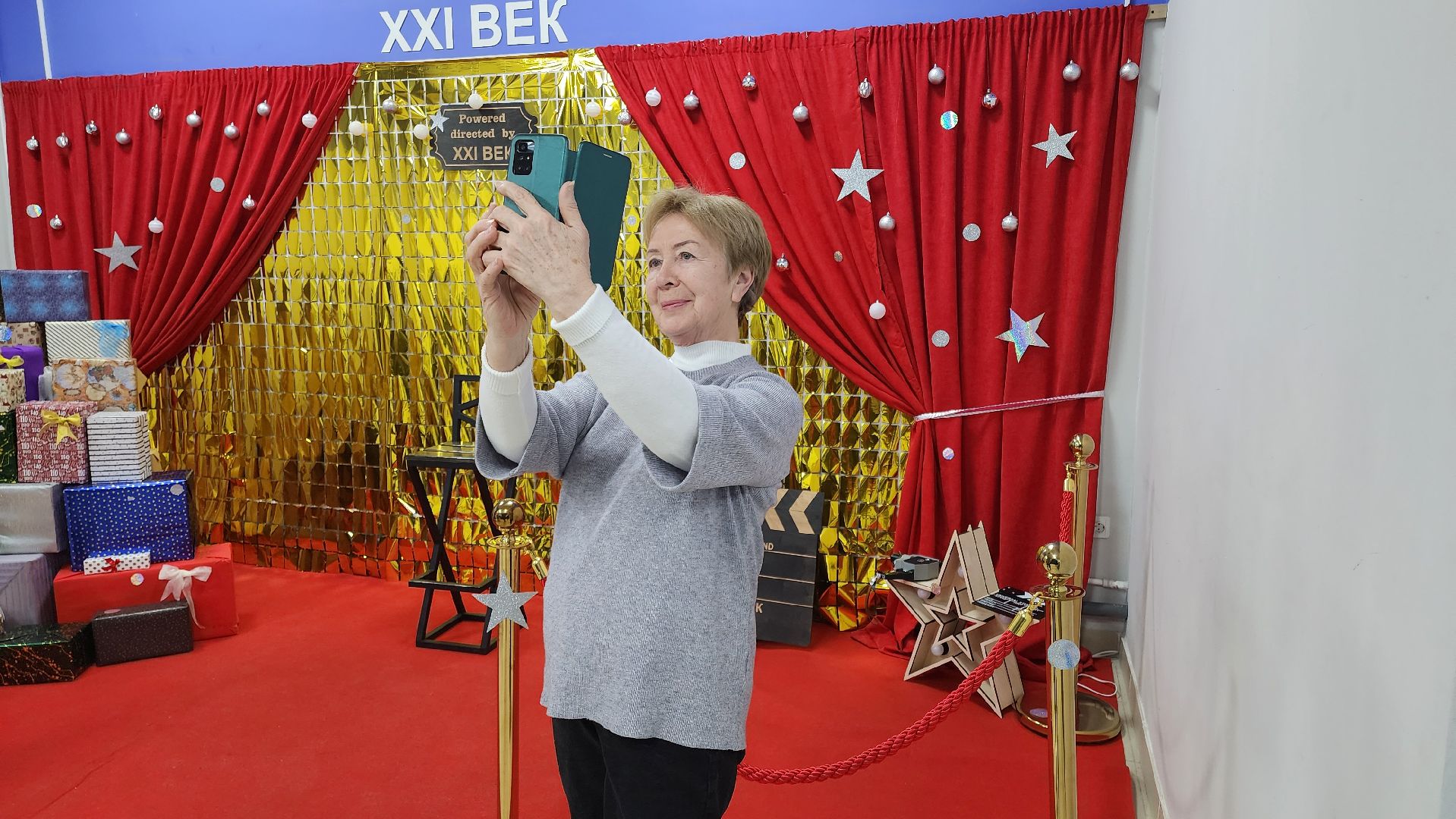 кашира, активное долголетие, кинотеатр, елки 10, совместный просмотр, новый год, подарок от депутата, александр коган,