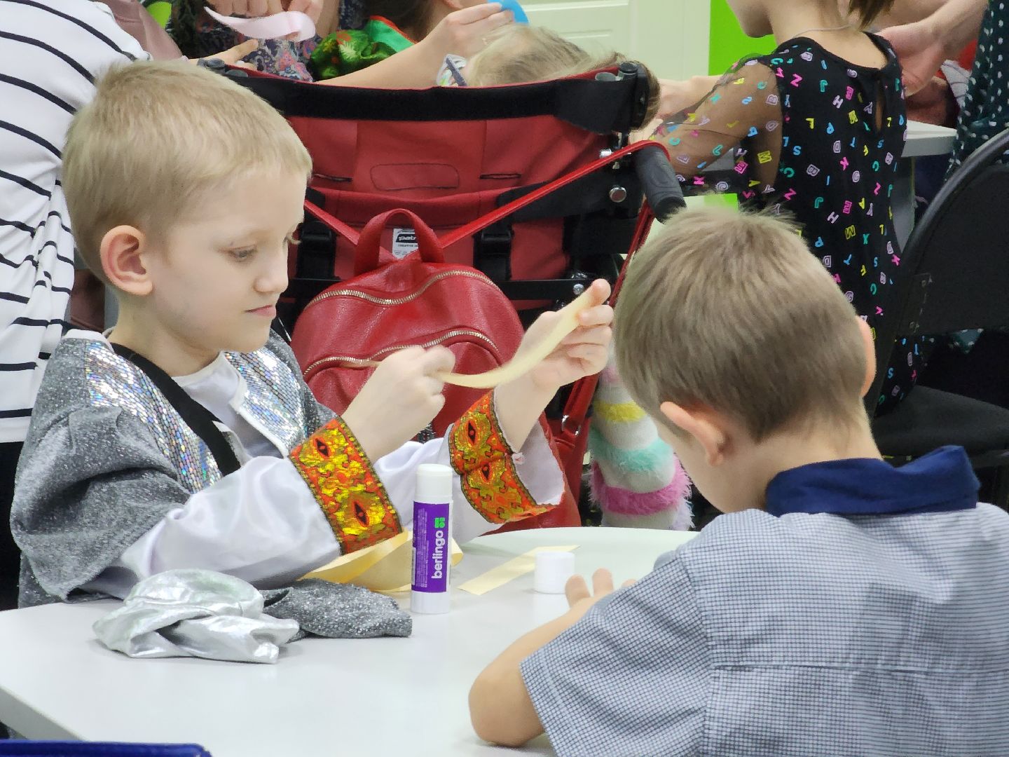 Дети, елка желаний, Новый год, благотворительая акция,