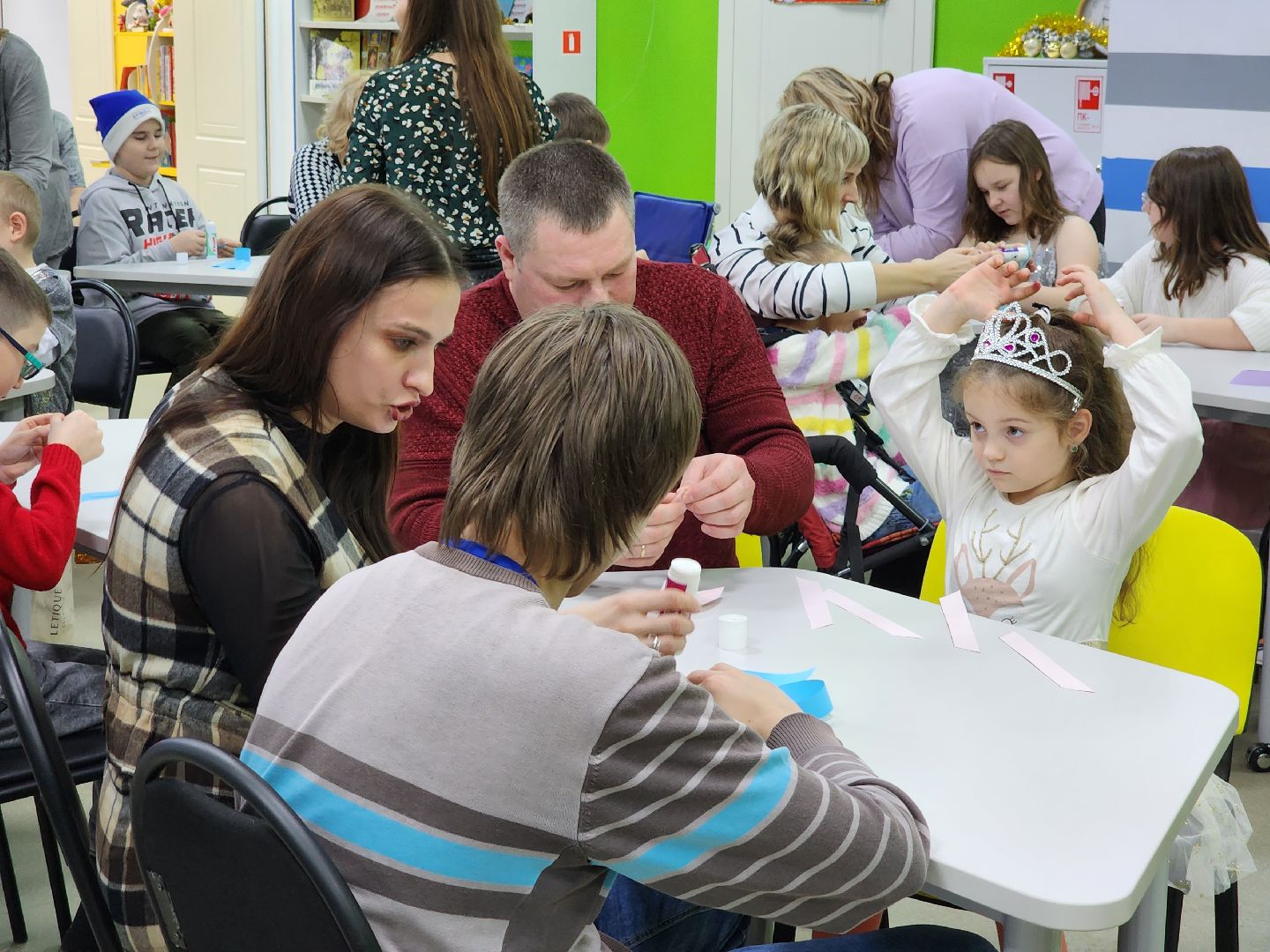 Дети, елка желаний, Новый год, благотворительая акция,