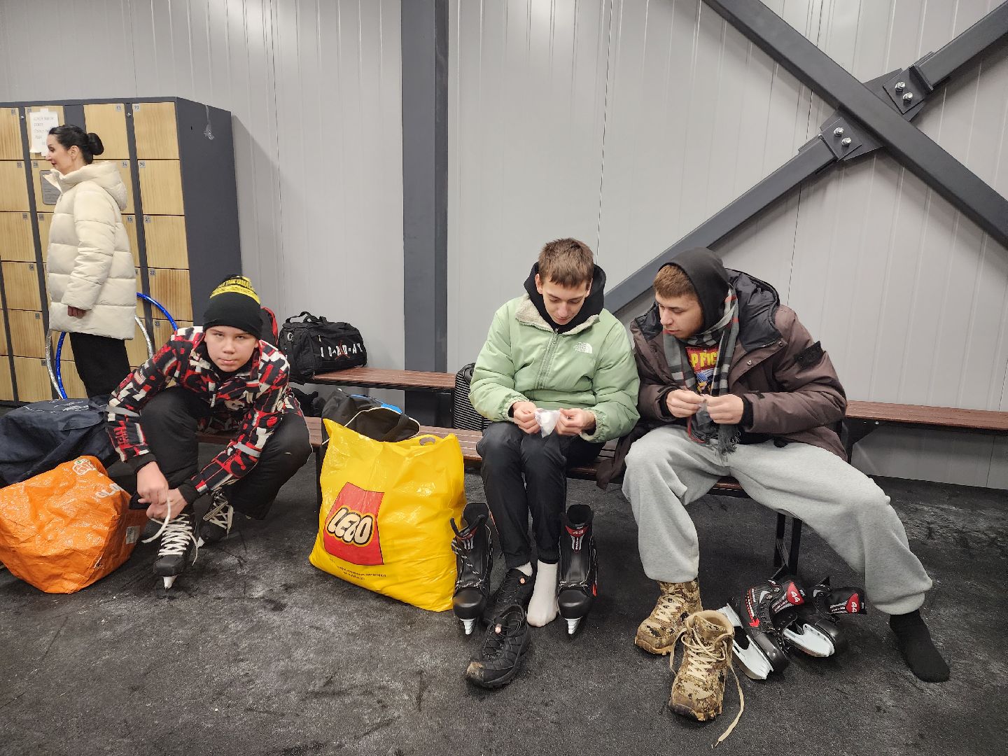 пушкино, каток в парке, дети, лед, артисты,