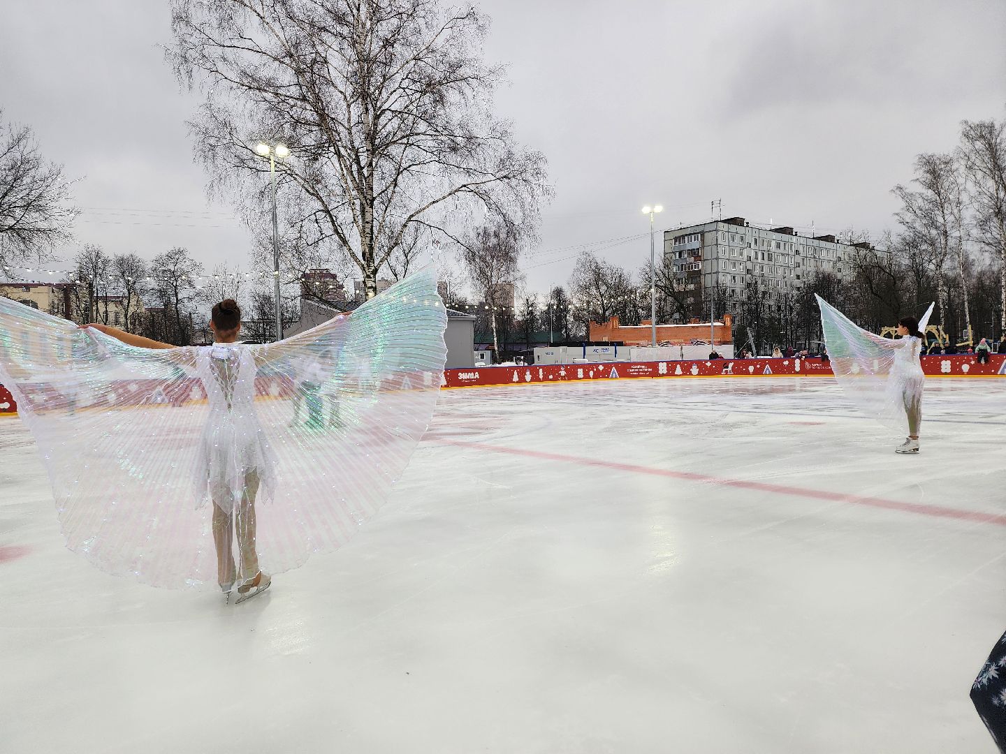 пушкино, каток в парке, дети, лед, артисты,