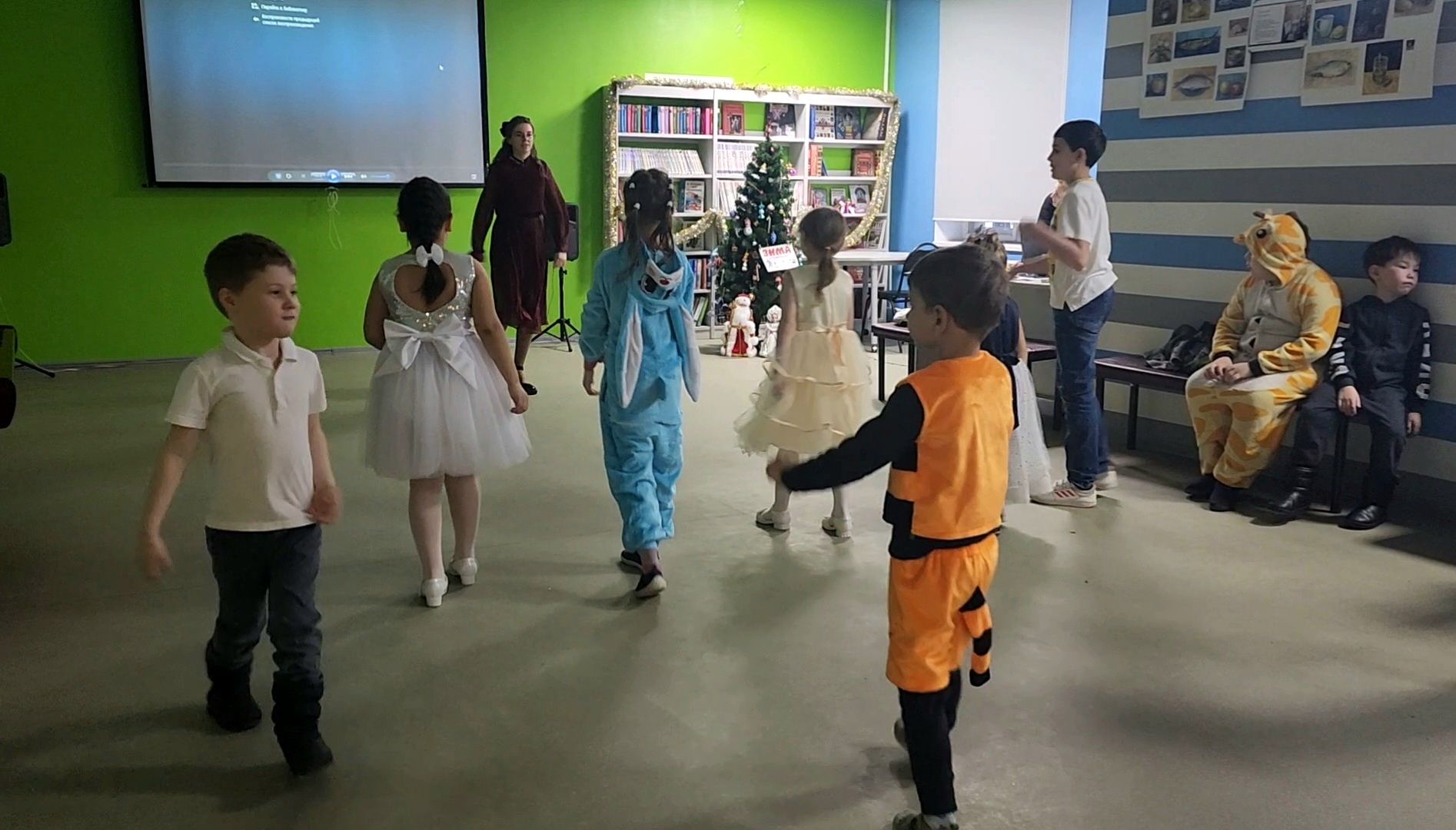 Карнавал, ёлка, Праздник, Библиотека,