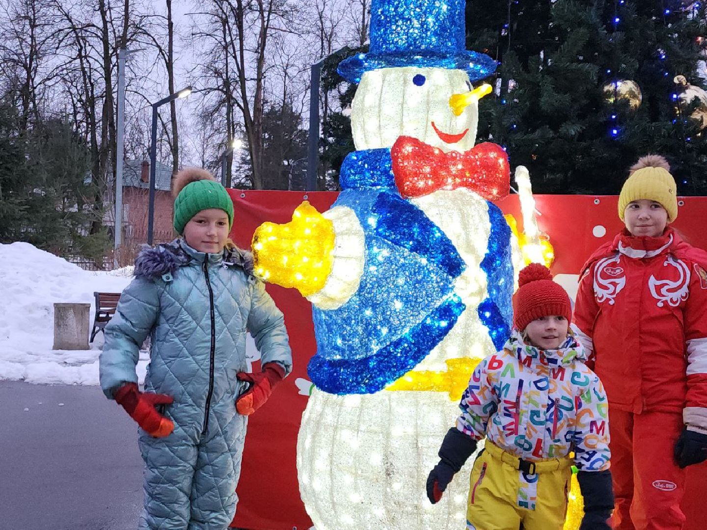 новый год, ретро-вечеринка, дед мороз, 12 месяцев, видное,