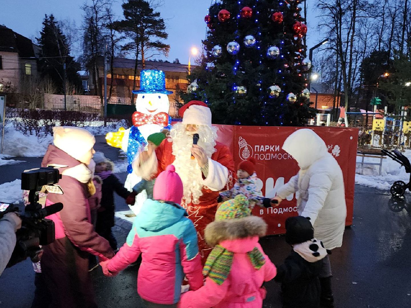 новый год, ретро-вечеринка, дед мороз, 12 месяцев, видное,