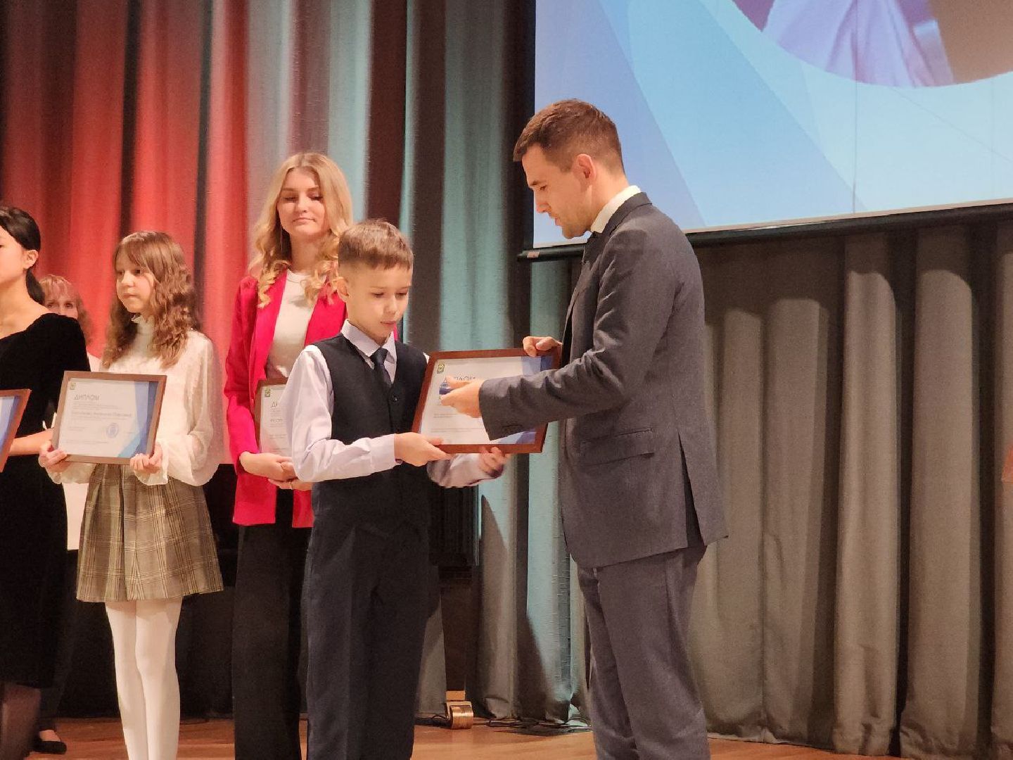 стипендия главы, ленинский округ, видное, за отличие, награждение,