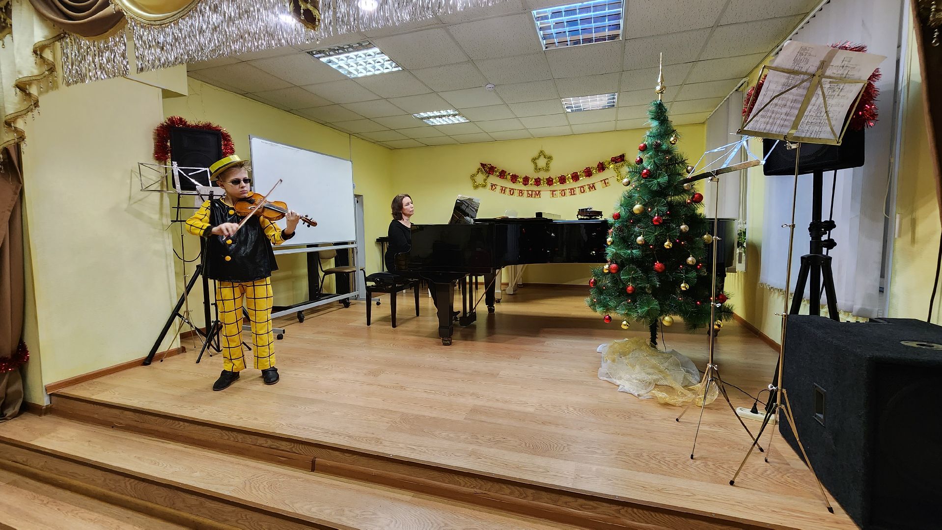 кашира, детская школа искусств, скрипка, отчетный концерт, новогодний концерт, юные скрипачи, лауреты,