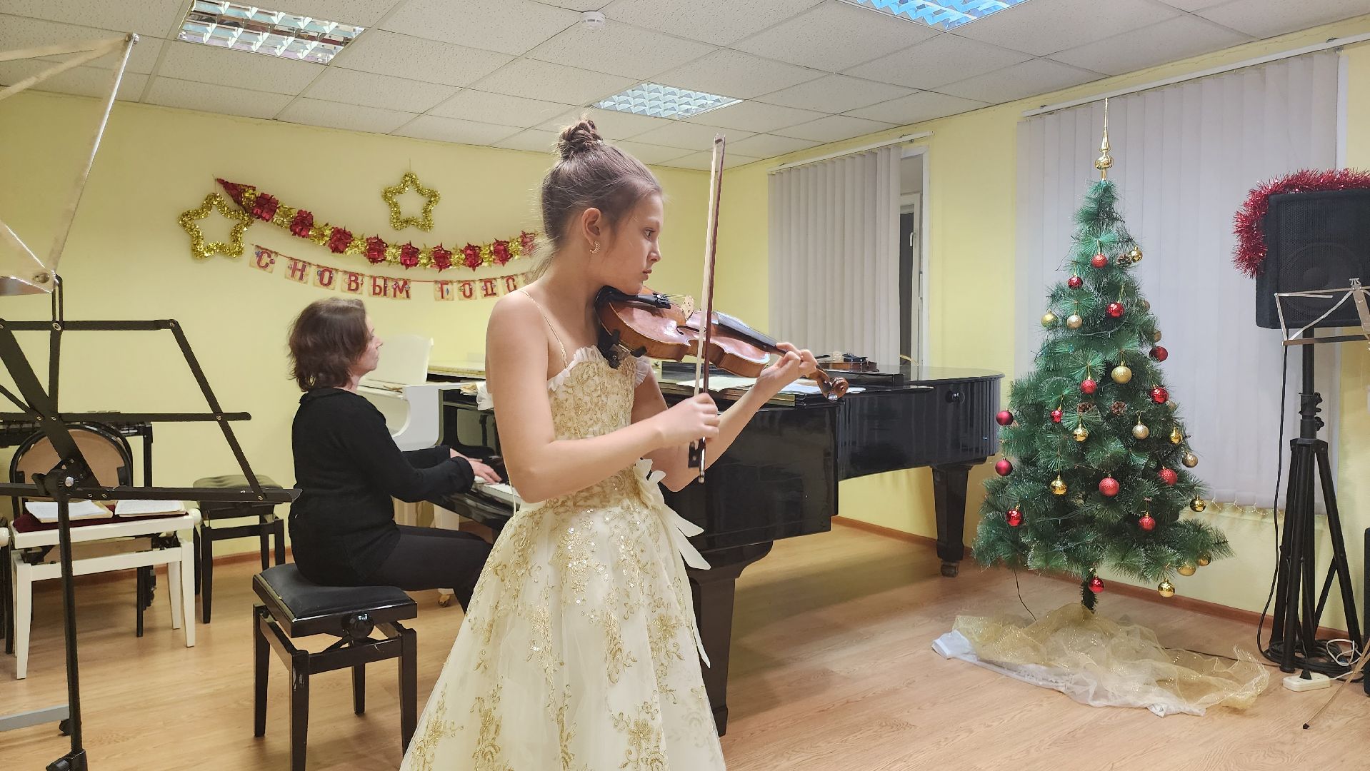 кашира, детская школа искусств, скрипка, отчетный концерт, новогодний концерт, юные скрипачи, лауреты,