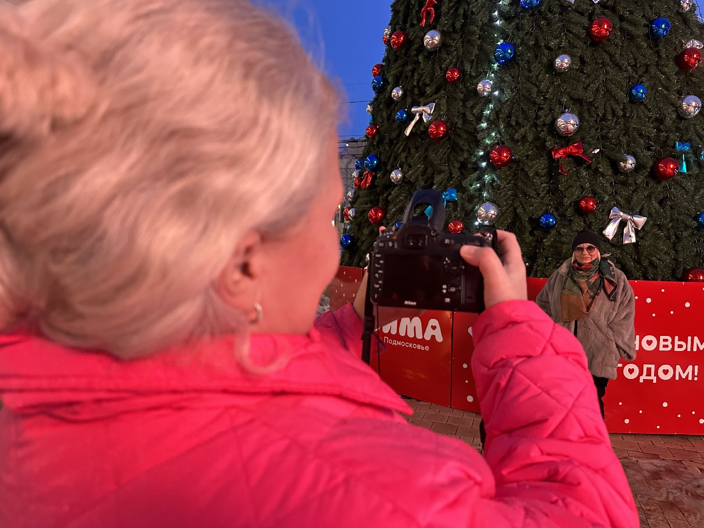 Звенигород, зима в подмосковье, главная елка,