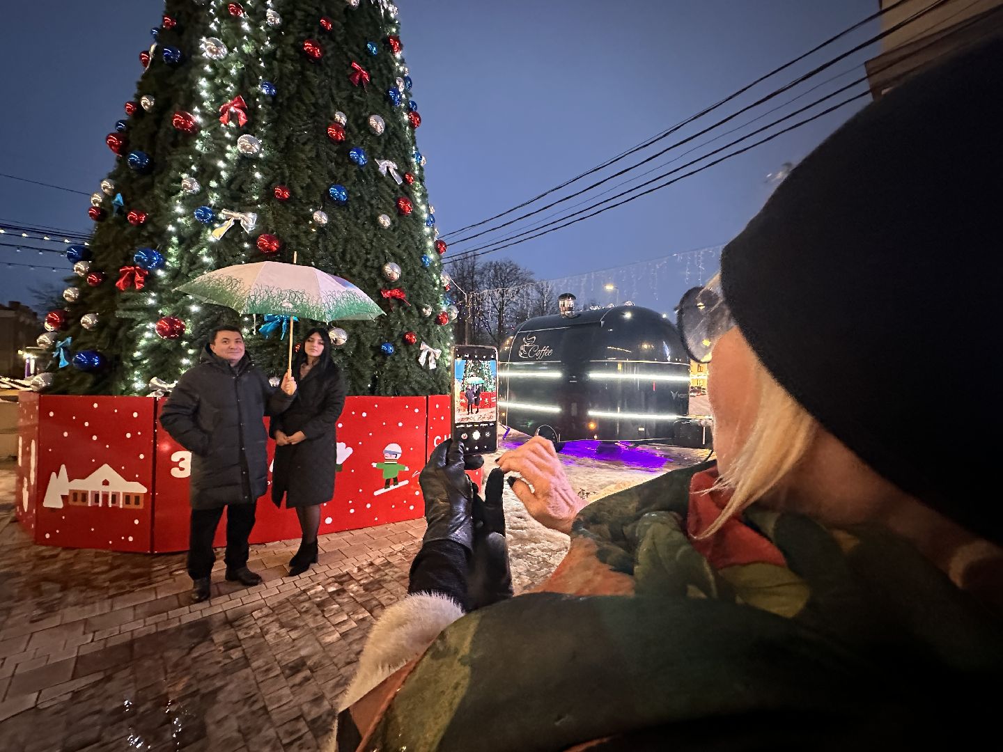 Звенигород, зима в подмосковье, главная елка,