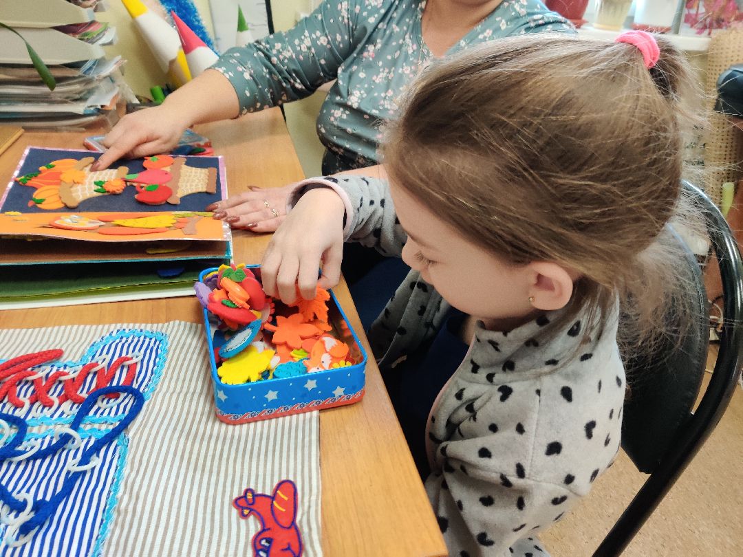 Красноармейск, особенные дети, специалист по реабилитации, наглядные пособия, учебный материал, социальное обслуживание