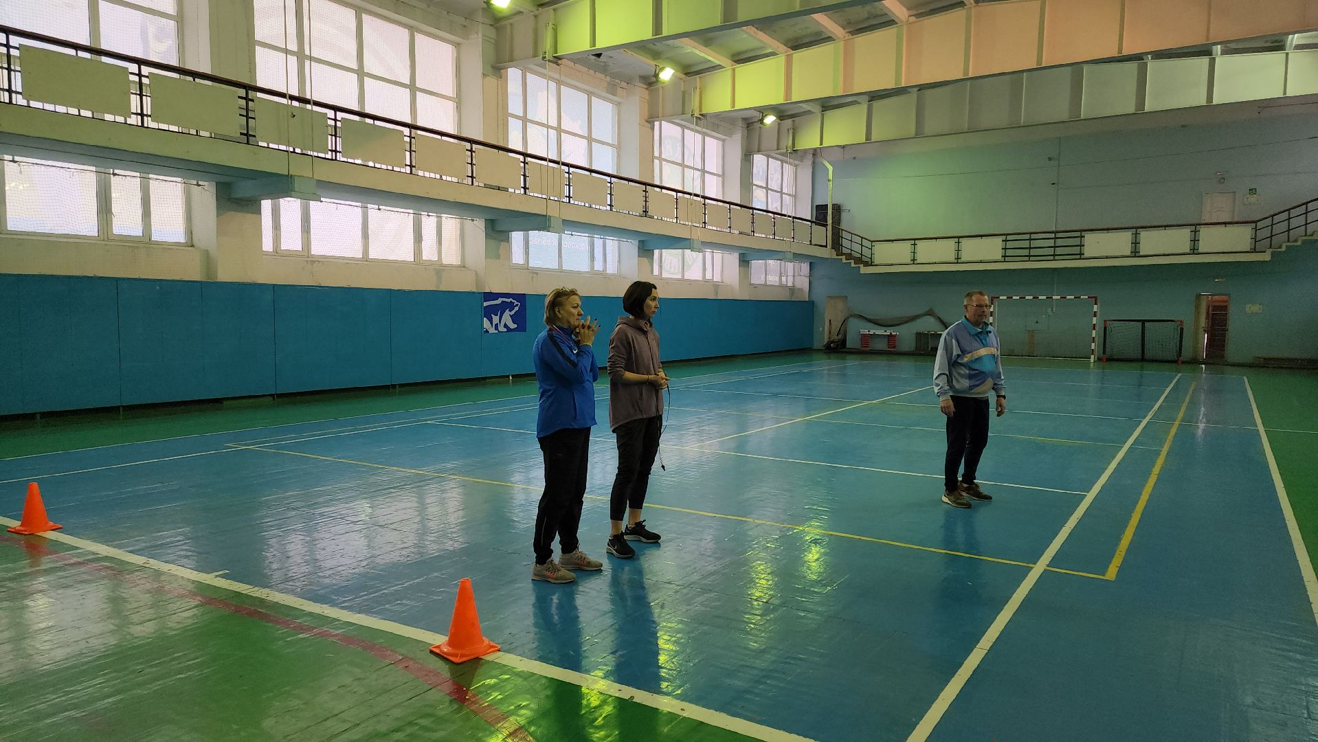 кашира, спортклуб кашира, легкая атлетика, соревнования, новогодние соревнования, веселые старты, бег с барьерами, юные спортсмены,