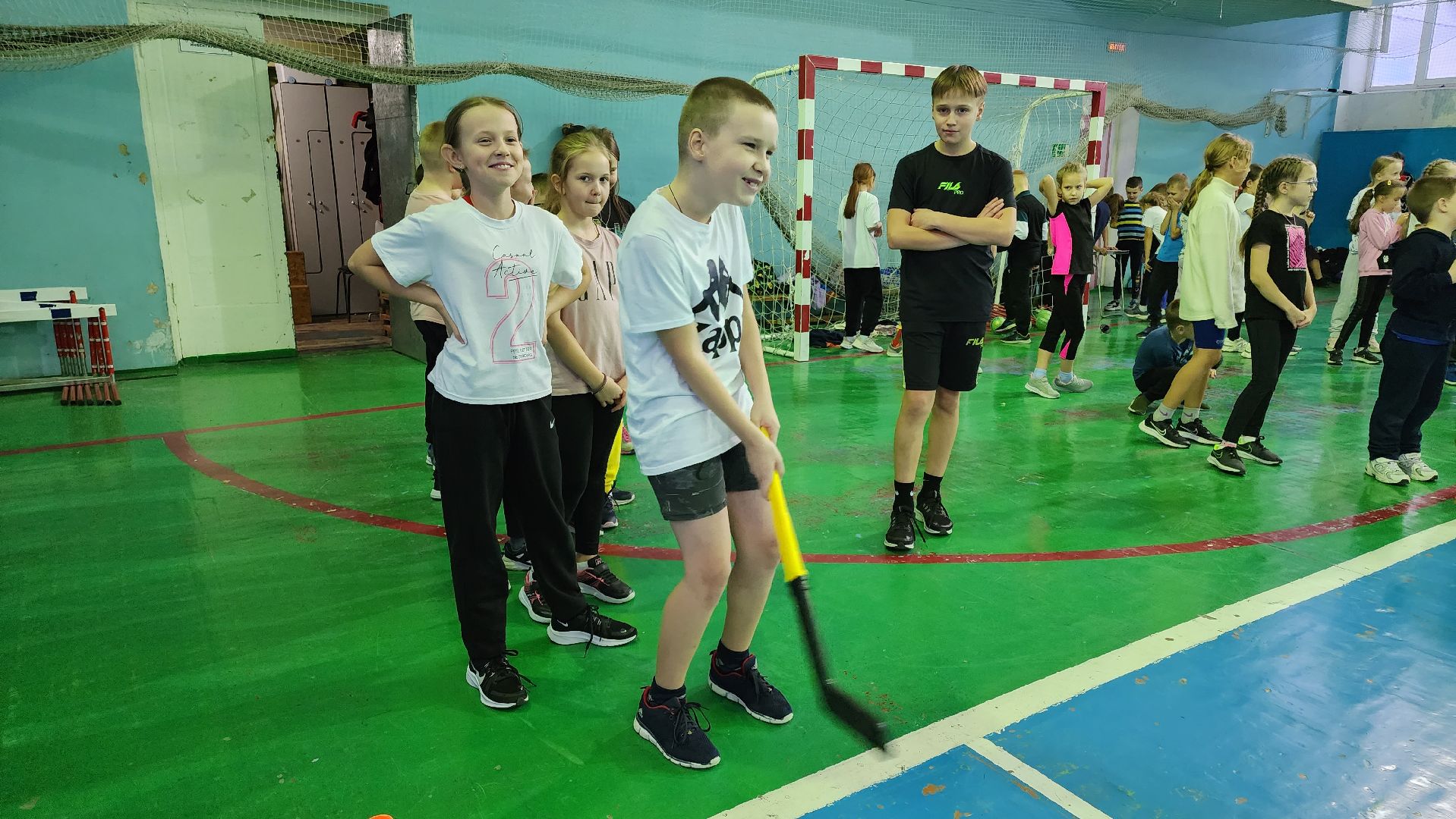 кашира, спортклуб кашира, легкая атлетика, соревнования, новогодние соревнования, веселые старты, бег с барьерами, юные спортсмены,