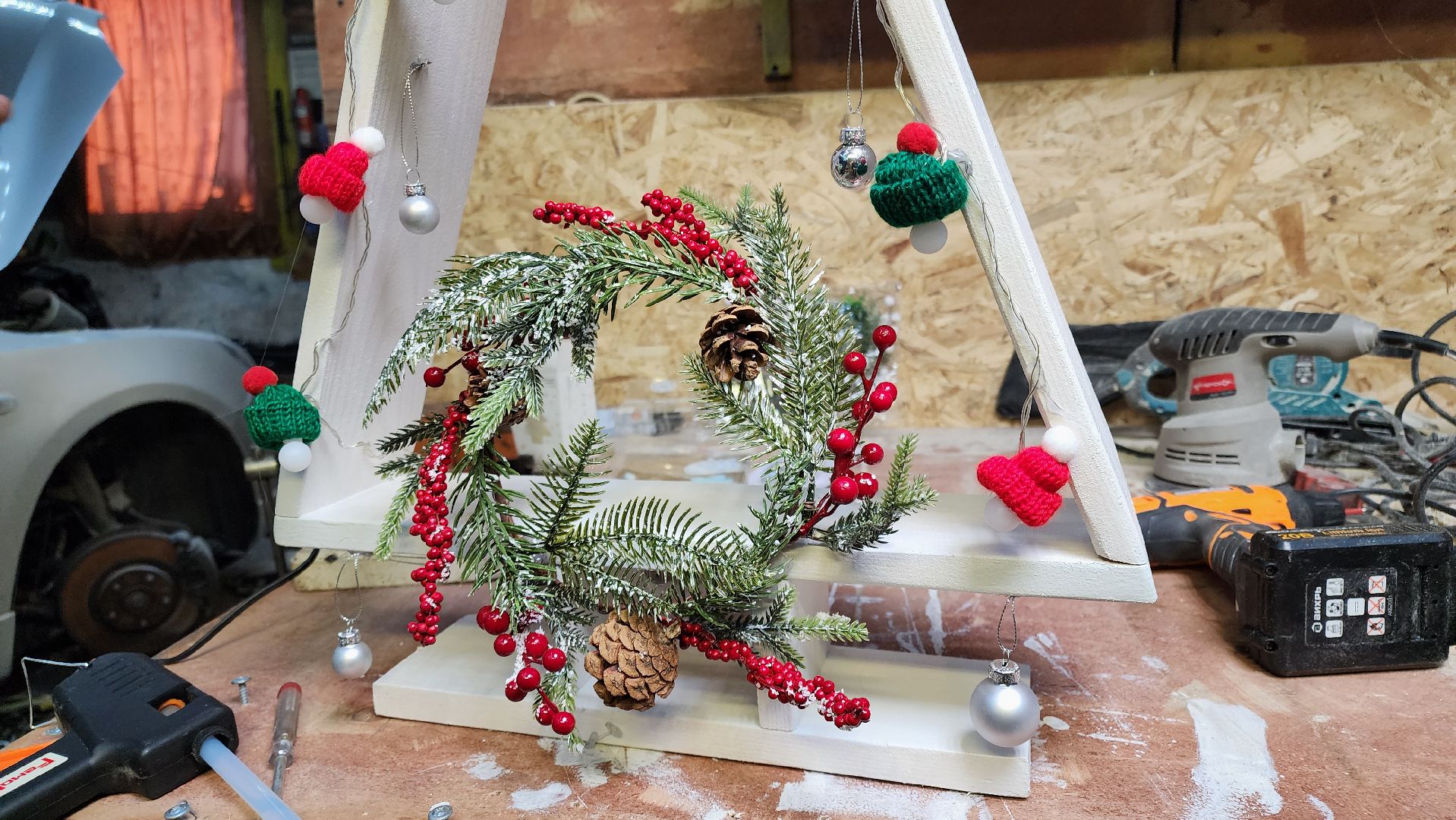 кашира, новогодняя елка, украшение, лофт, против кошек, елочные игрушки, гирлянды,