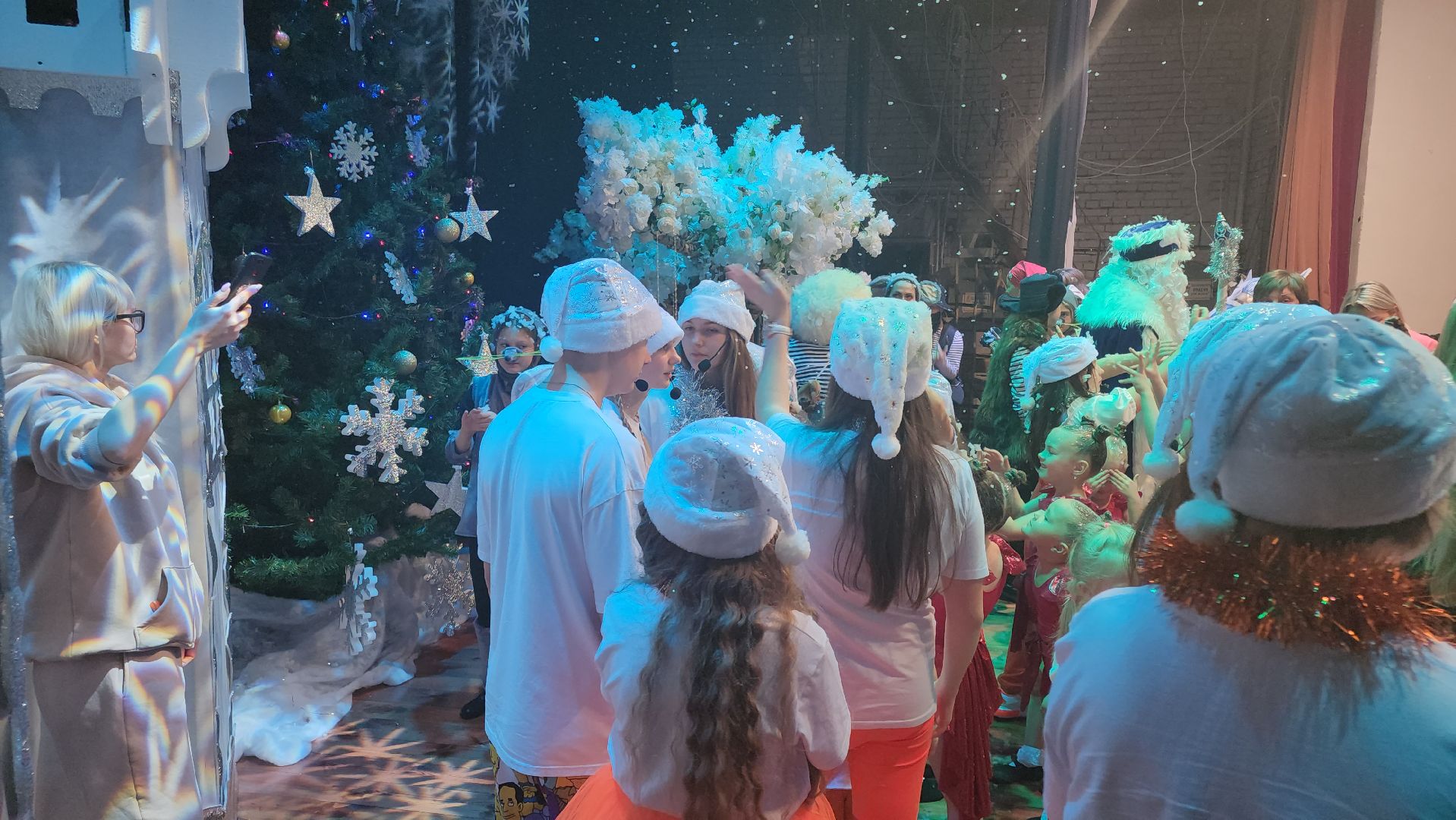 кашира, новогодняя сказка, спектакль, Таинственный лес или в поисках Чебурашки, фантазия, арт-вахта, дк им ленина, новый год,