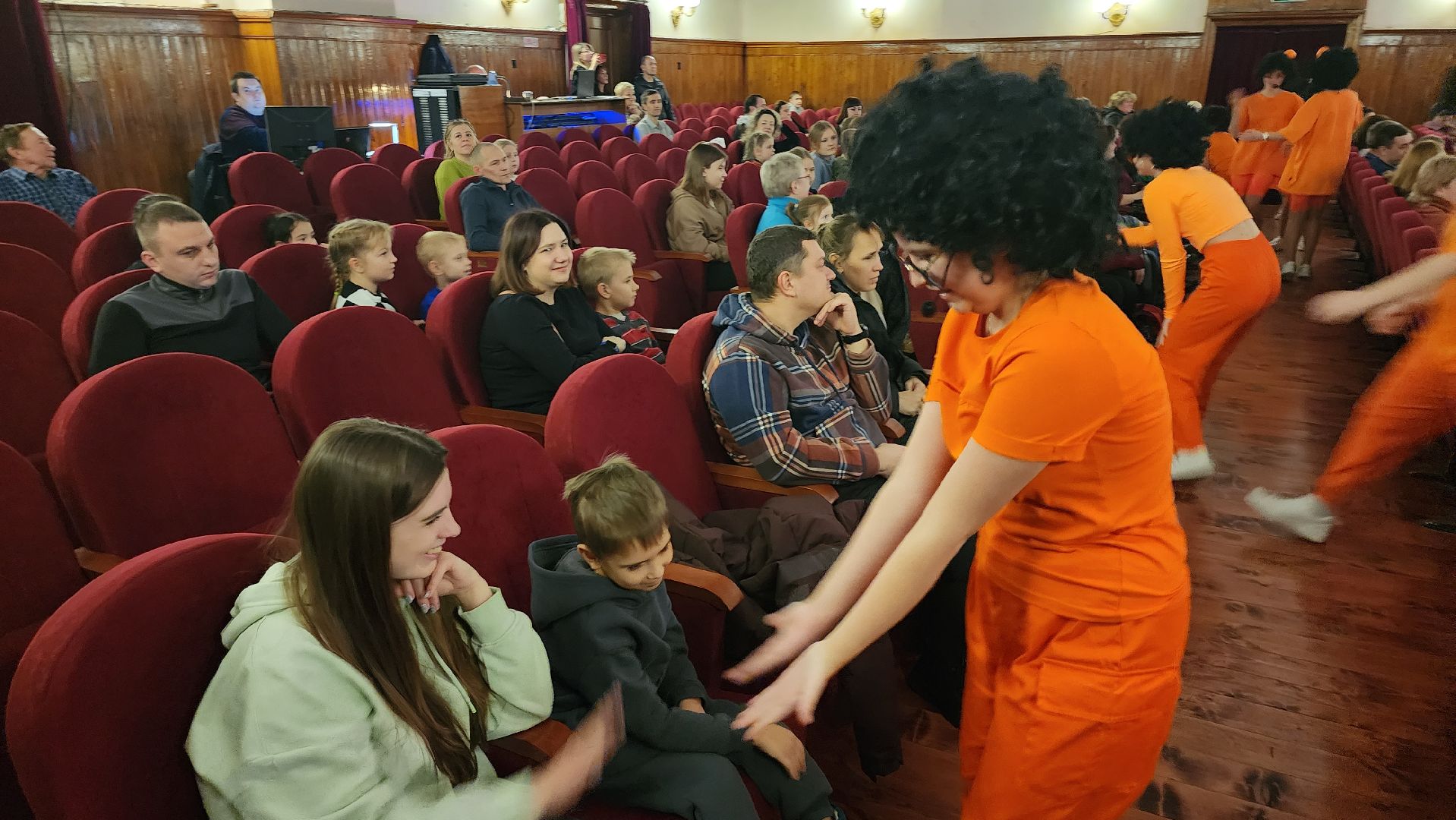 кашира, новогодняя сказка, спектакль, Таинственный лес или в поисках Чебурашки, фантазия, арт-вахта, дк им ленина, новый год,