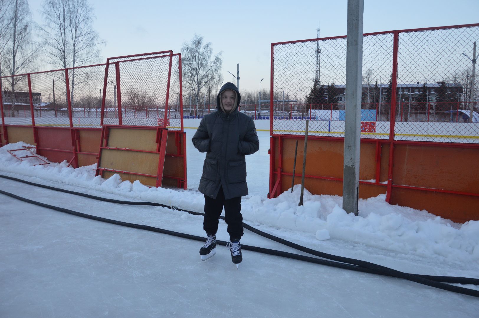 Шатура, городской округ люди, городской округ спорт, каток, каток в парке, каток в центре города, сибирские морозы, зима, 2024, холод,