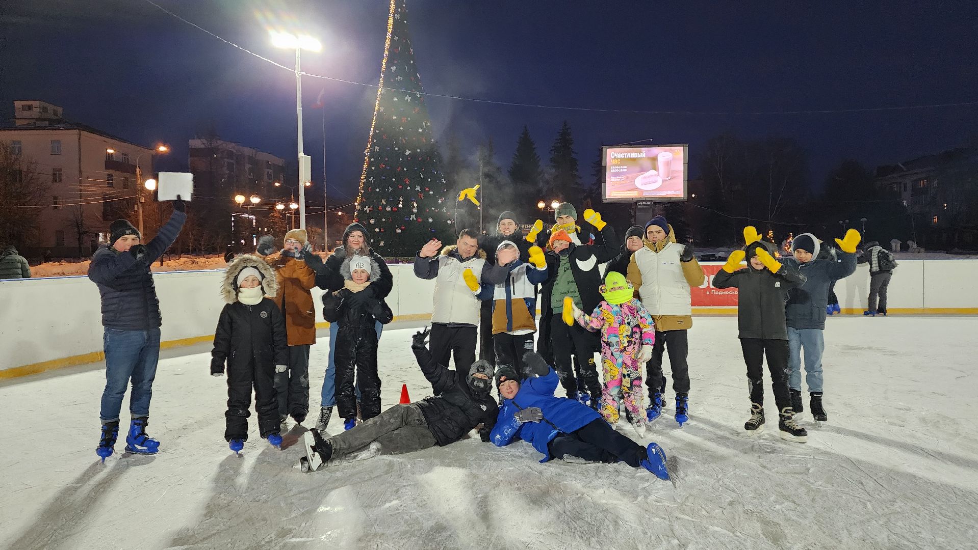Солнечногорск, зима в подмосковье, молодежь, общество, мороз,