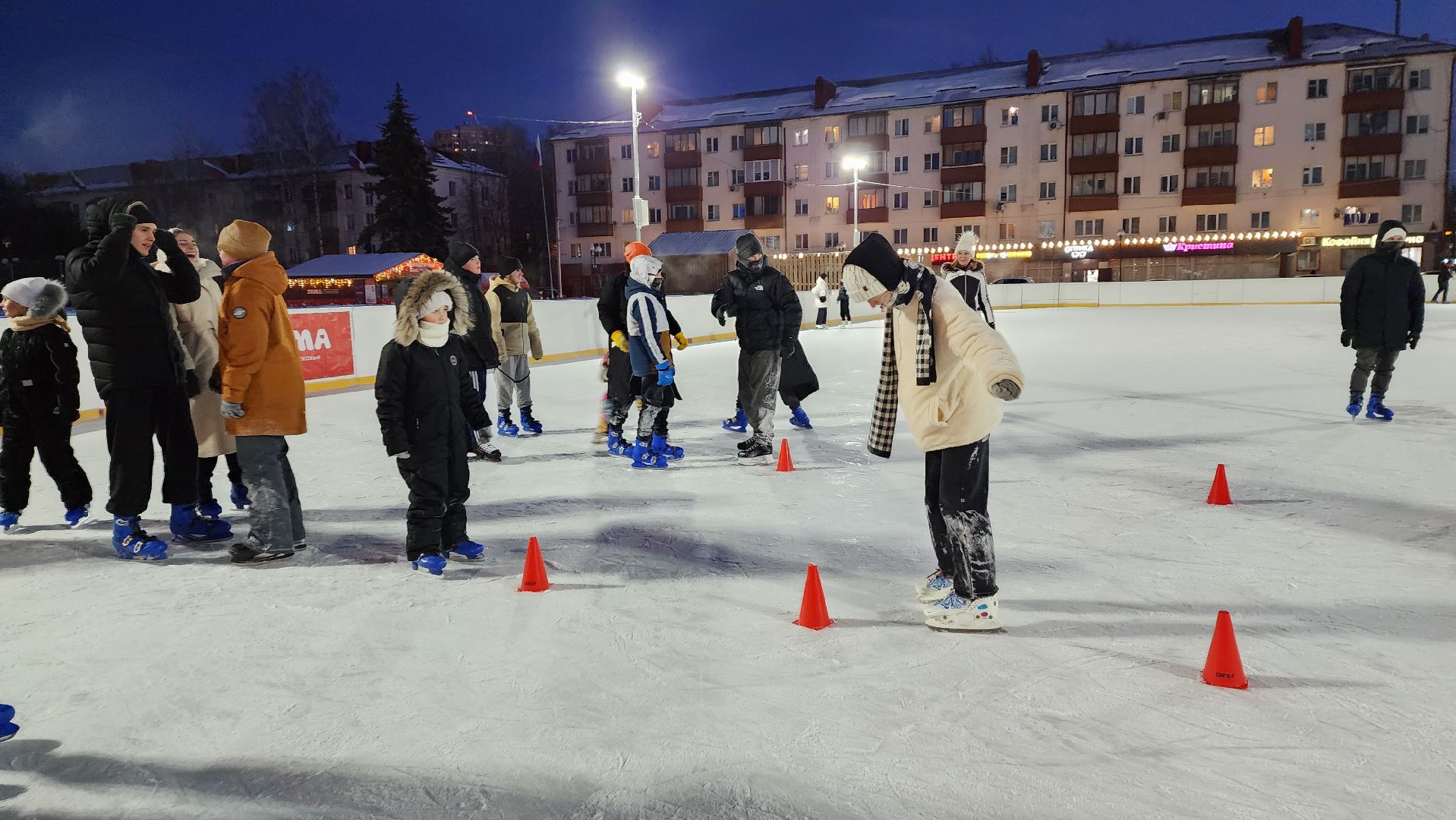 Солнечногорск, зима в подмосковье, молодежь, общество, мороз,