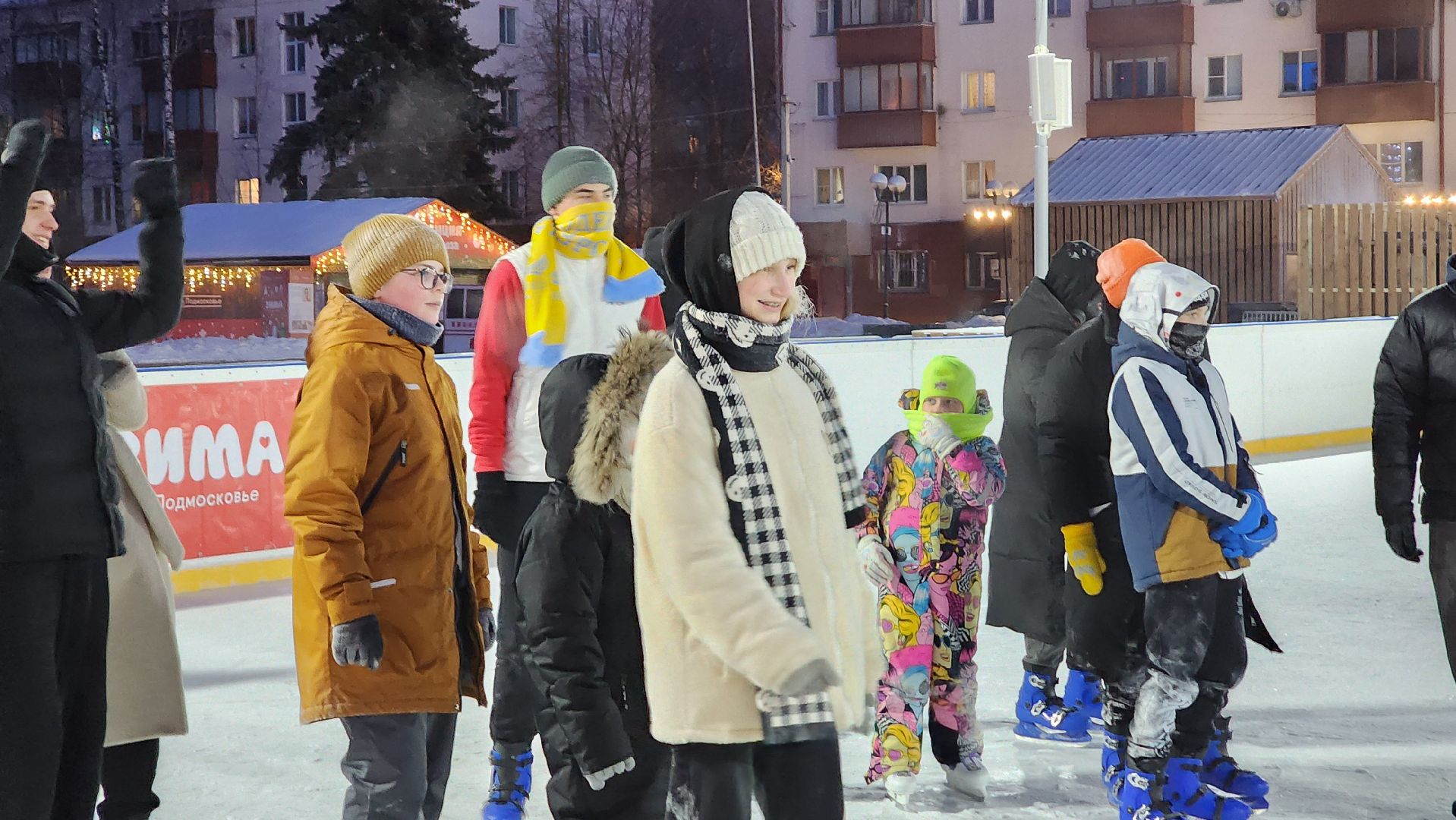 Солнечногорск, зима в подмосковье, молодежь, общество, мороз,