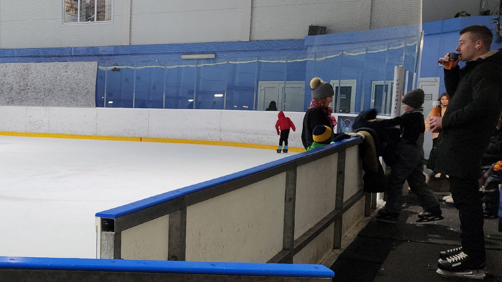 электросталь, электросталь спортивная, отдых, отдых в подмосковье, отдых на каникулах, каток, досуг, зима 2024, зима в подмосковье, массовое катание, мой город, жители города, гости города, туризм, туризм в подмосковье, мороз,