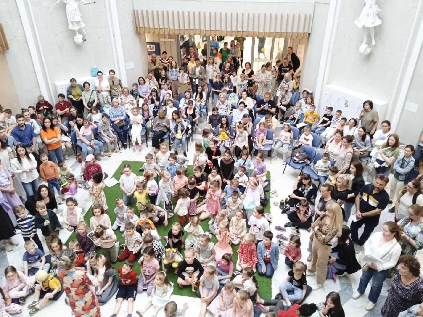 Балашиха, Подмосковье, Новый год, мама почитай мне а я нарисую, приключения в библиотеке,