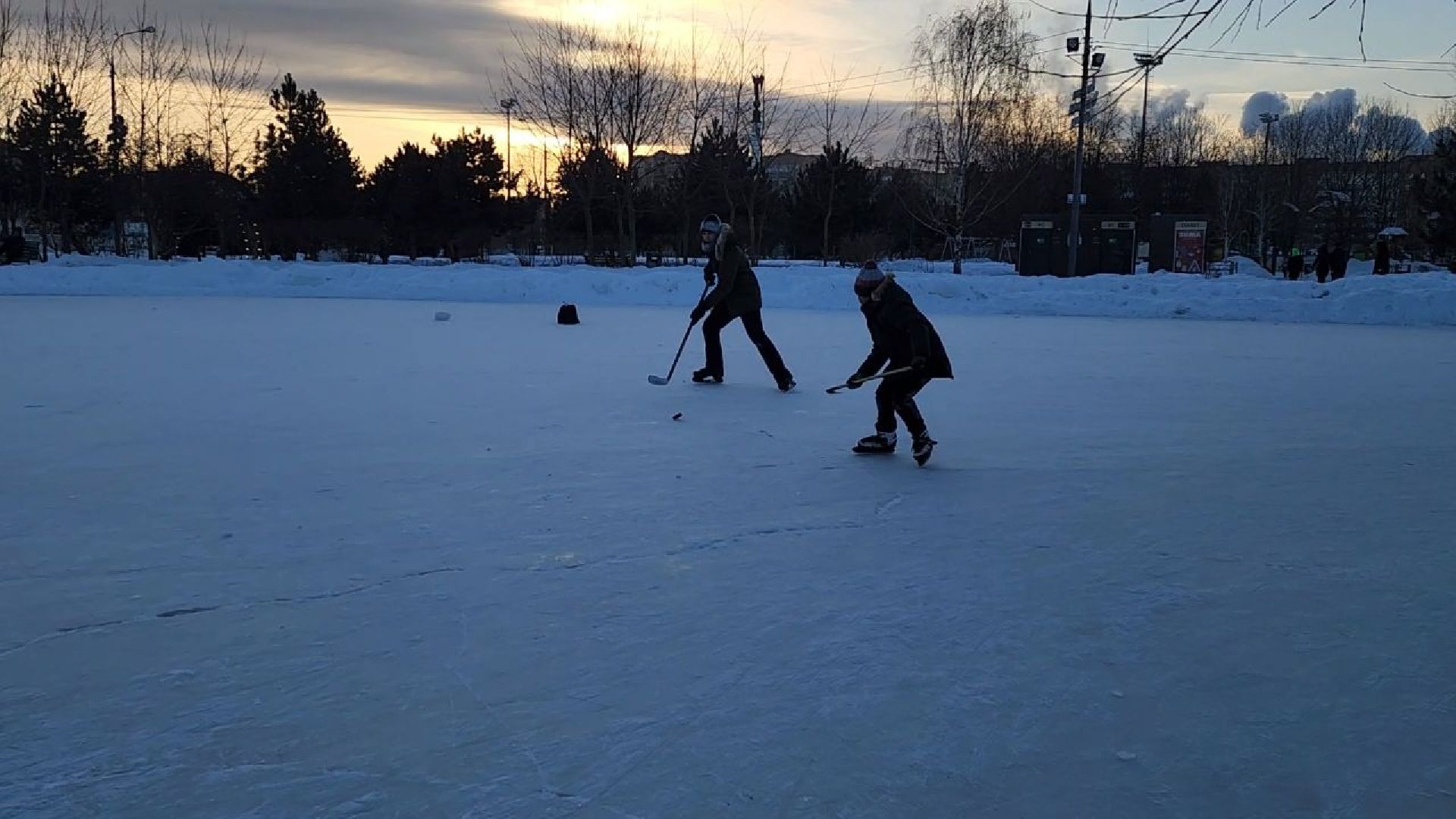 Одинцово, пруд, коньки, зима в подмосковье,