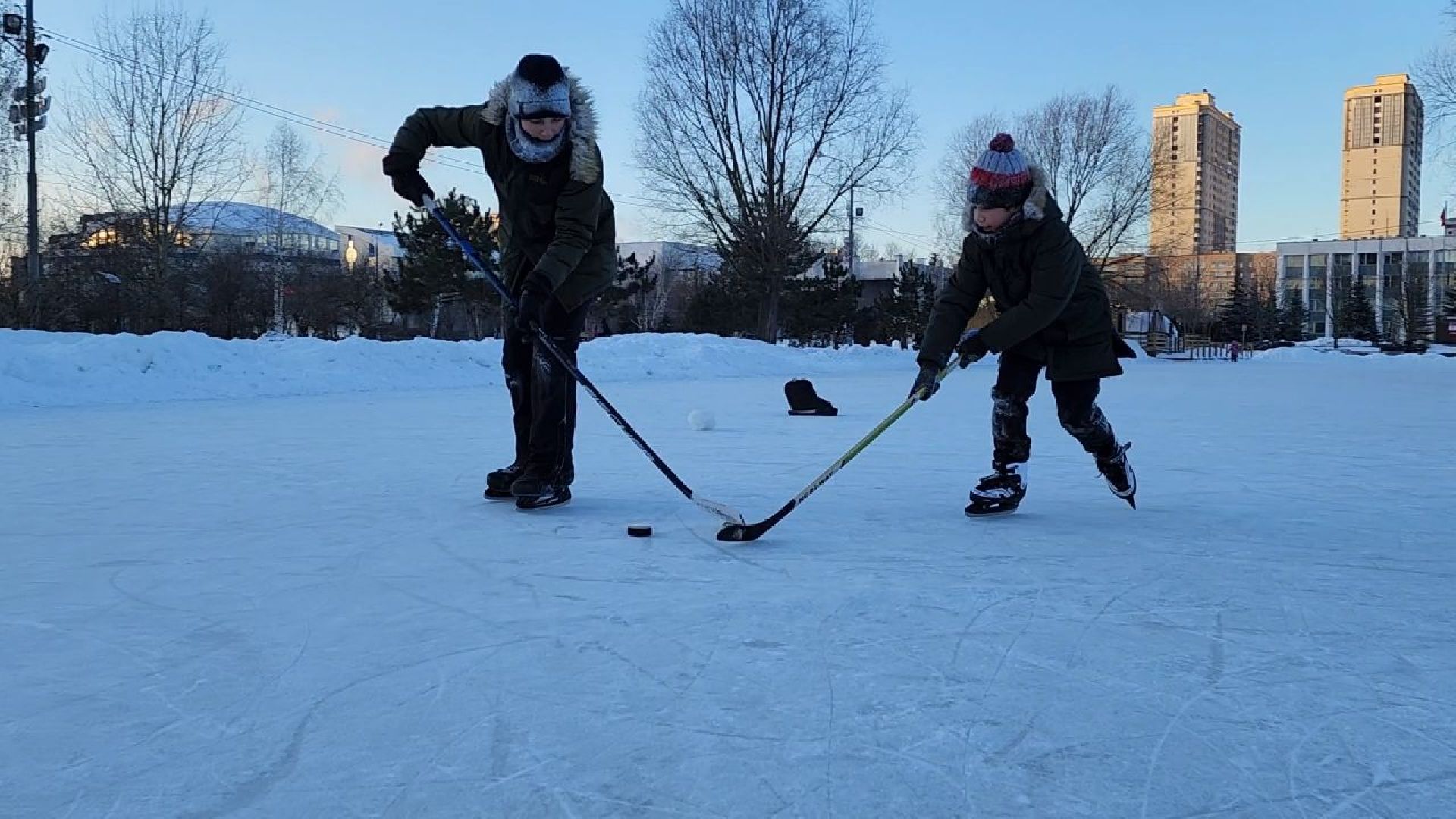 Одинцово, пруд, коньки, зима в подмосковье,