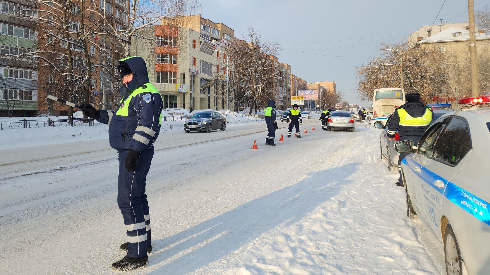 гибдд, электросталь, мой город, безопасность детей, безопасность дорожного движения, безопасность на дорогах, госавтоинспекция, госавтоинспекторы, акция, детское кресло,