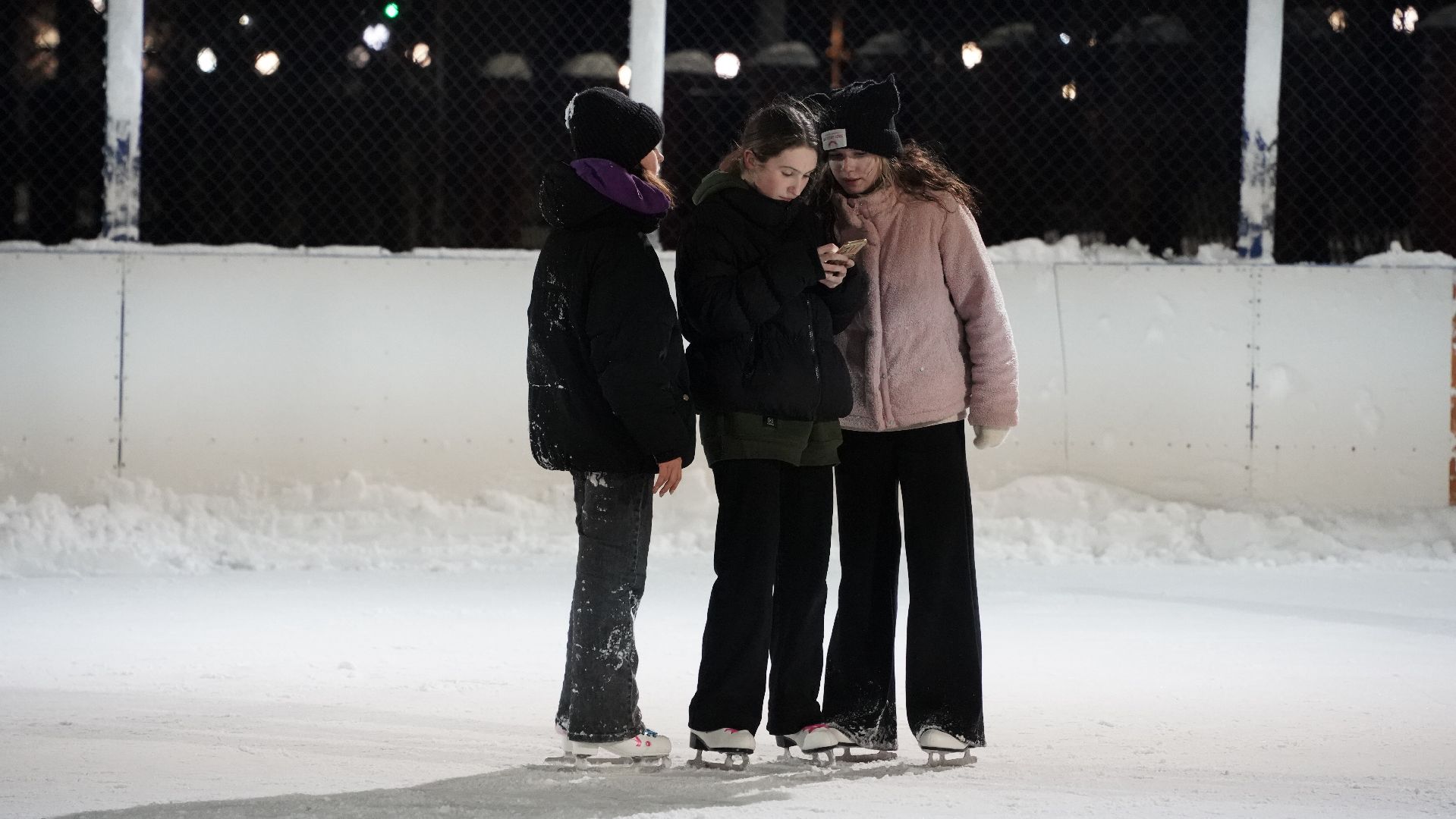 Рошаль, каток, зима в Подмосковье, СКЦ рошаль, спорт,