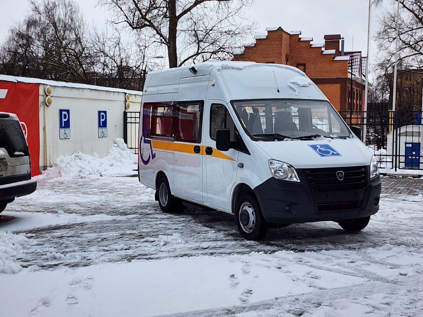 серпухов, депутат, инвалиды, равные возможности, спецавтомобиль,