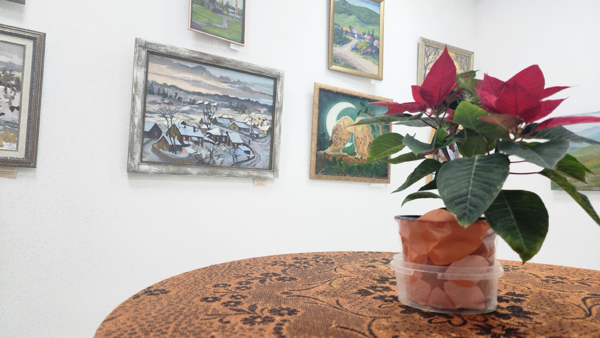 выставочный центр, протвино, культура, зимний вернисаж, живопись,