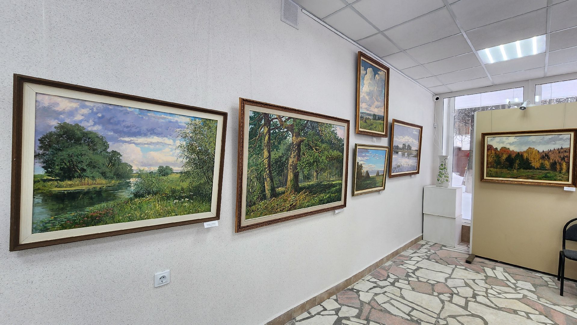 выставочный центр, протвино, культура, зимний вернисаж, живопись,