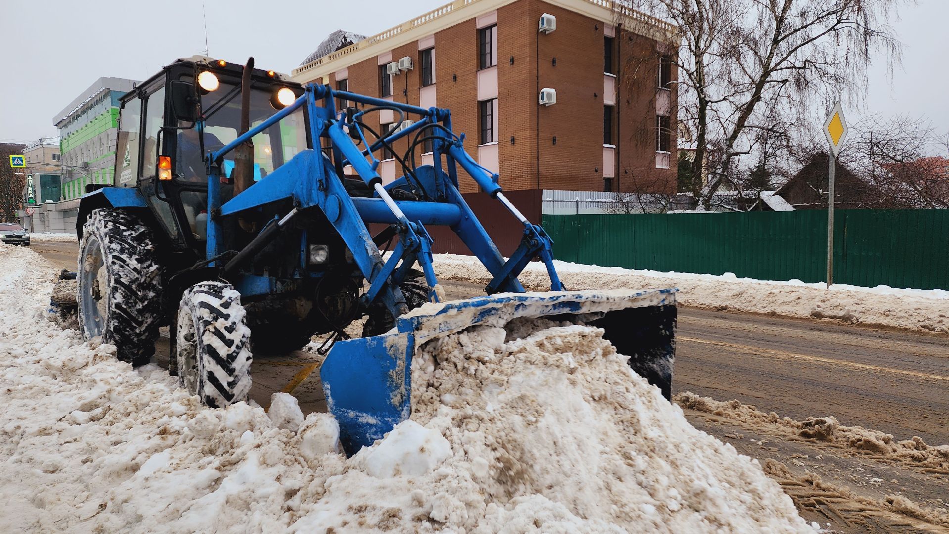 домодедово, зима в подмосковье, безопасная зима, ЖКХ, коммунальные службы, дорожные службы, уборка снега, сильный снегопад, уборка территорий, снегоуборочные машины, спецтехника,