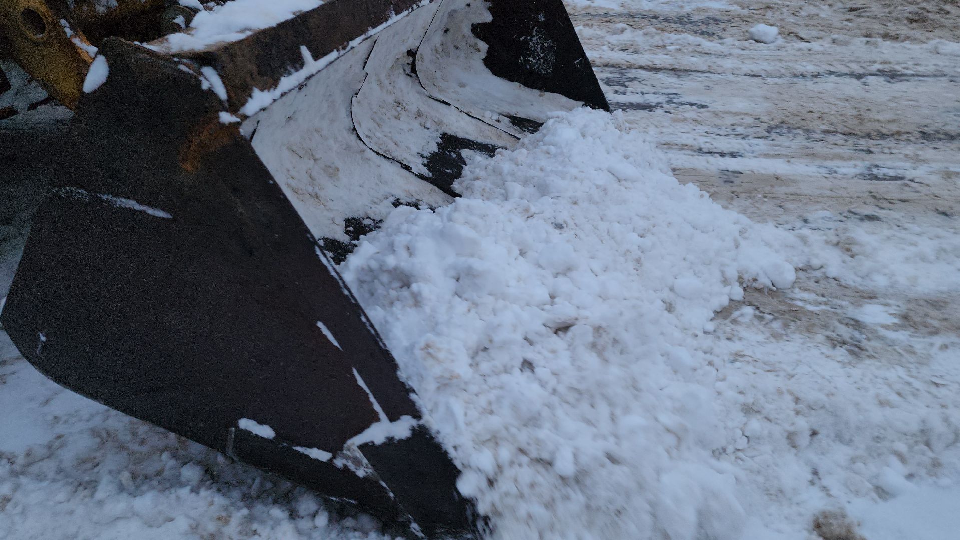 снегопад, уборка дворов, уборка снега, двороввйфутбол, коммунальное предприятие, благоустойство, руза,