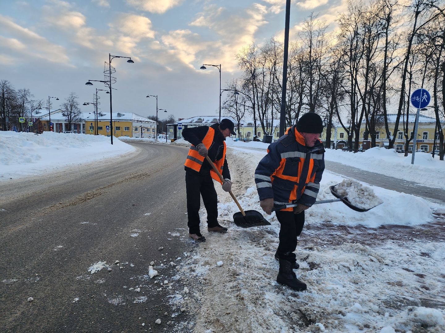 серпухов, подмосковье, уборка снега, площадь ленина,